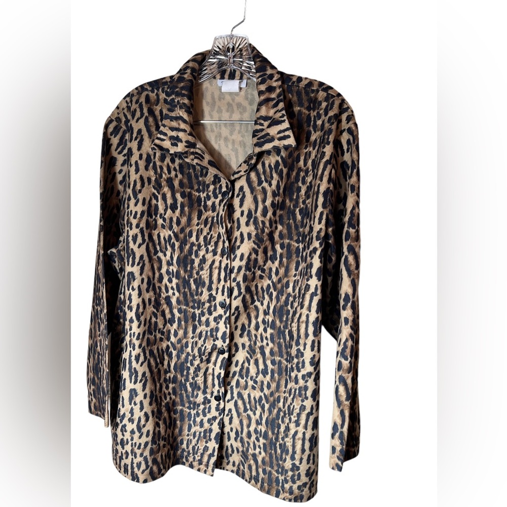 Fashion Formulas Leopard print button down shirt. Fits like an extra large.